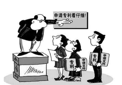 　　又一汽车新专利曝光——福特无人驾驶方向盘踏板“消失”.png